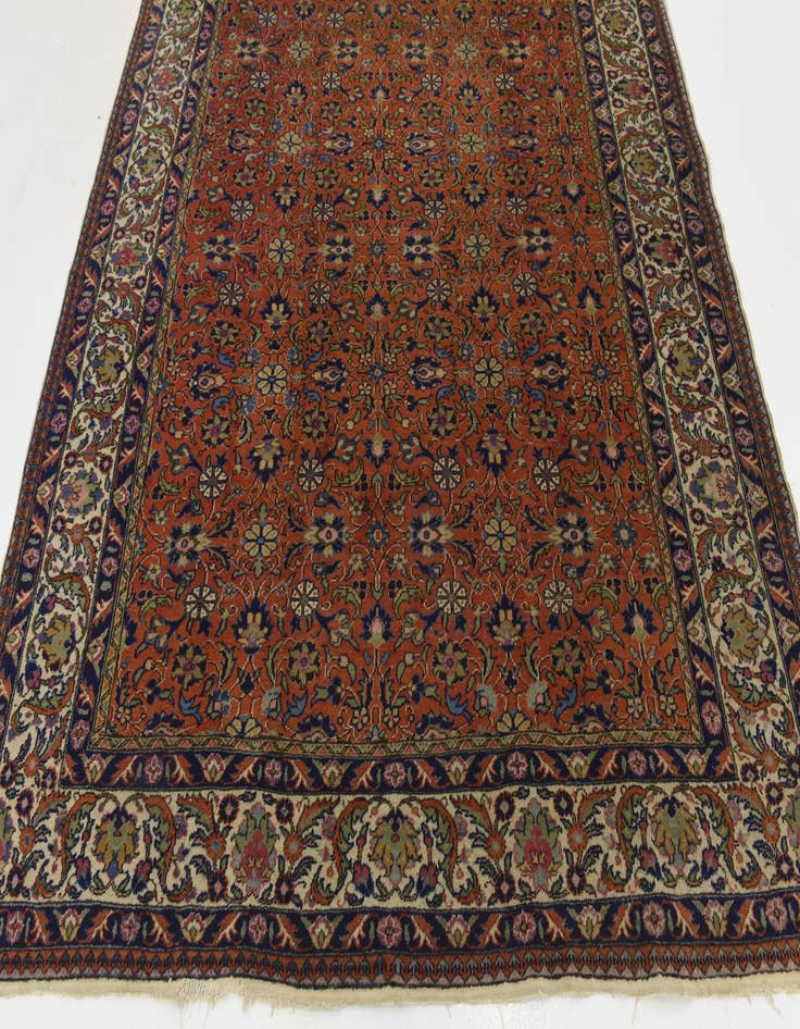 Detail image of 6' 9 x 9' 10 Hand Knotted Varamin Wool Rug