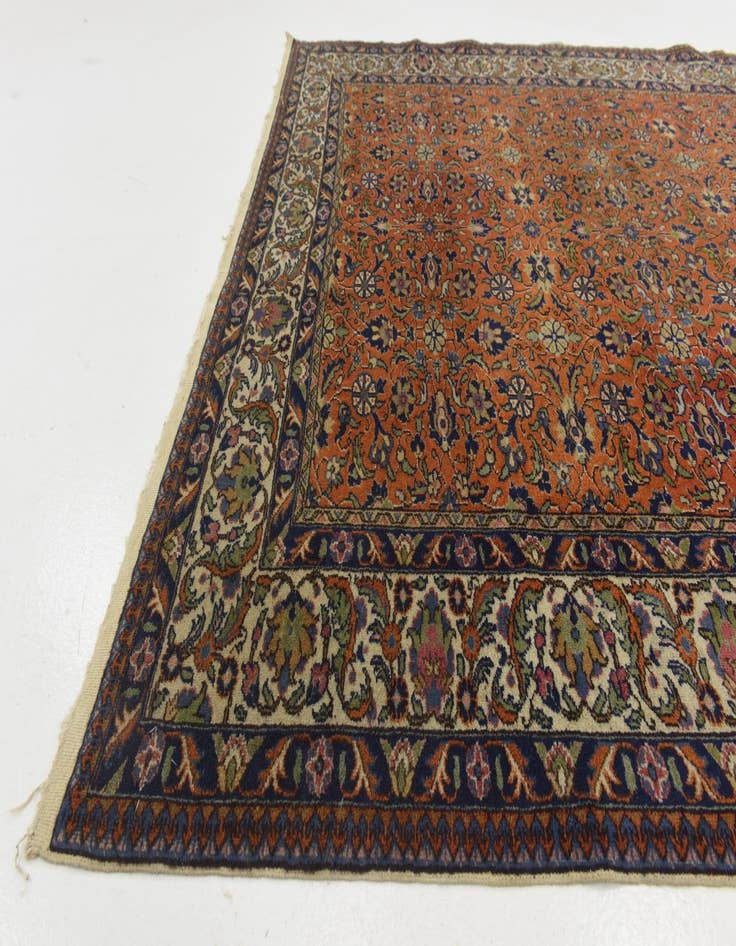 Detail image of 6' 9 x 9' 10 Hand Knotted Varamin Wool Rug