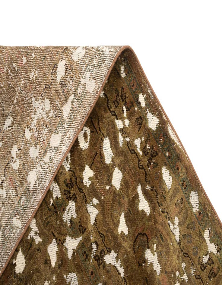 Detail image of 9' 6 x 12' 2 Vintage Royal Rug