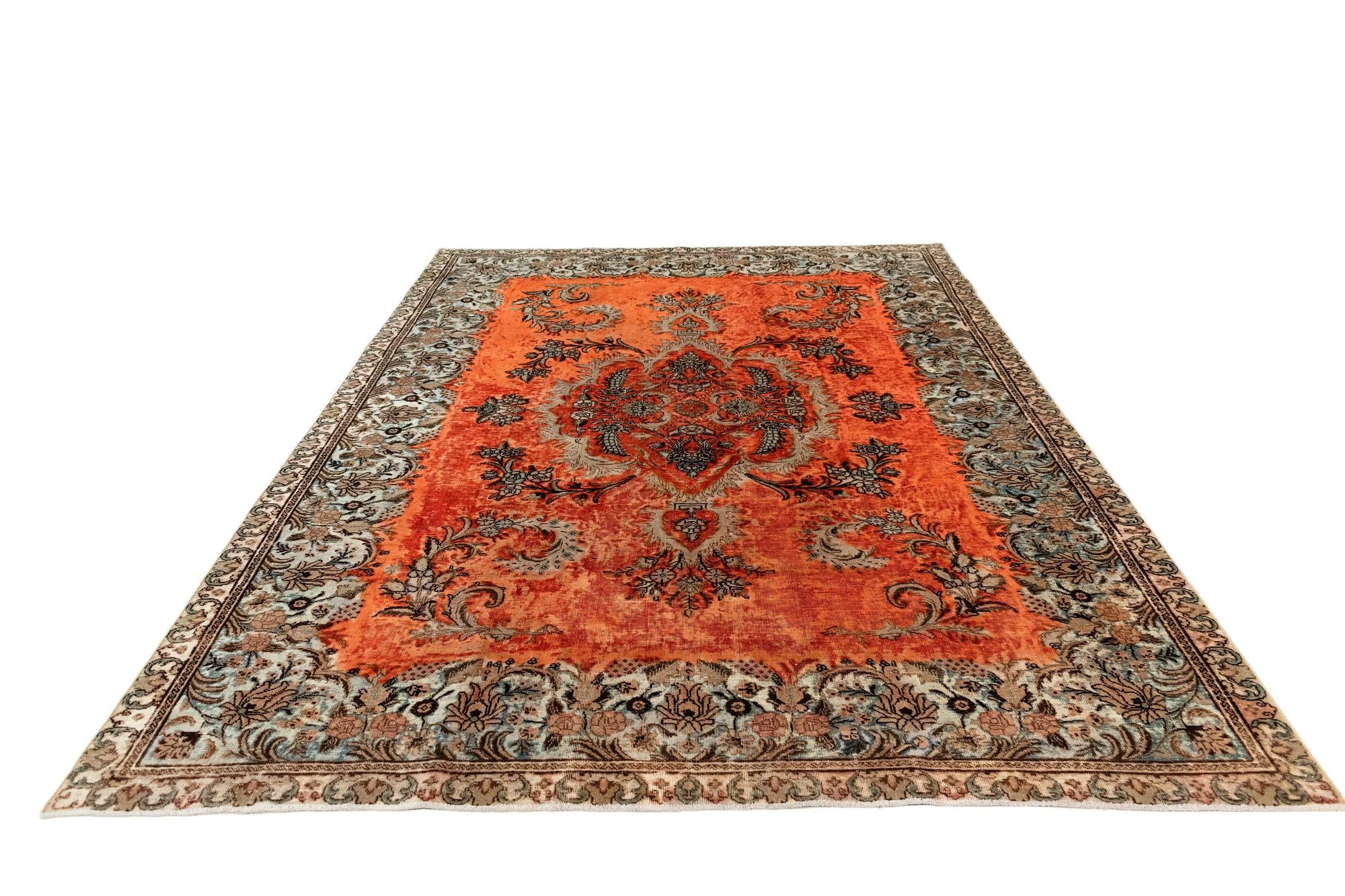 7' 9 x 10' 8 Vintage Royal Wool Rug