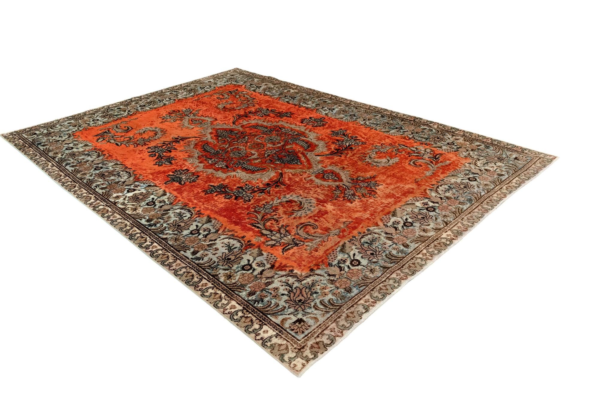 7' 9 x 10' 8 Vintage Royal Wool Rug