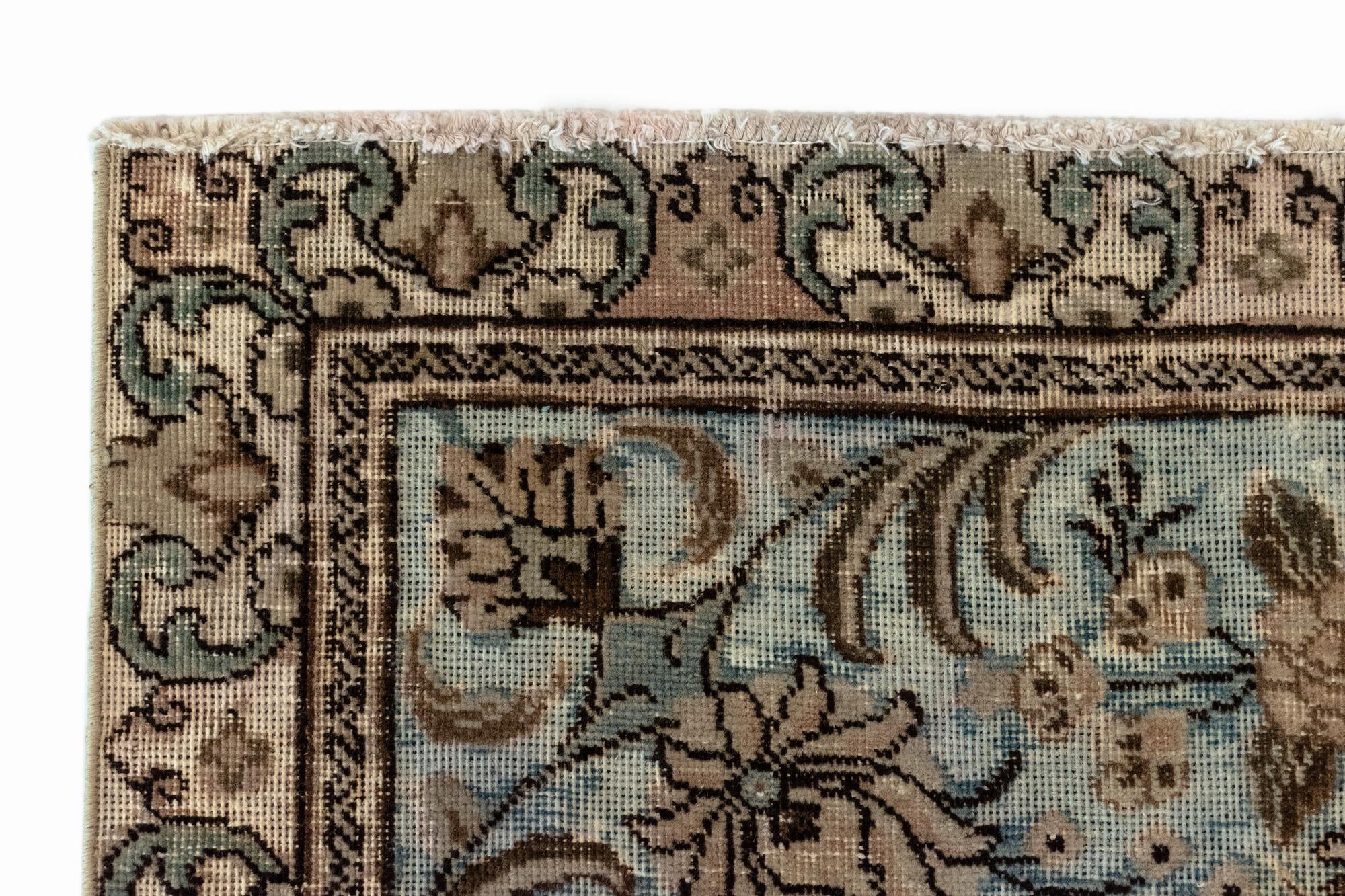 7' 9 x 10' 8 Vintage Royal Wool Rug