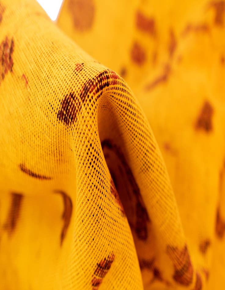 Detail image of 7' 3 x 10' 6 Vintage Royal Wool Rug