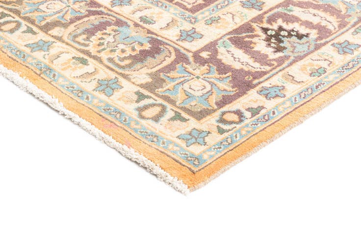 Detail image of 6' 4 x 9' 6 Vintage Royal Rug