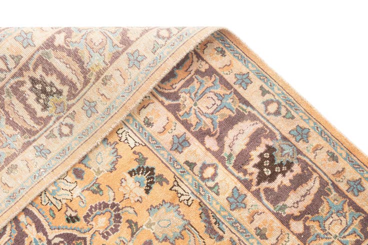 Detail image of 6' 4 x 9' 6 Vintage Royal Rug