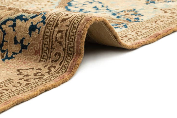 Detail image of 10' 2 x 13' 1 Vintage Royal Rug