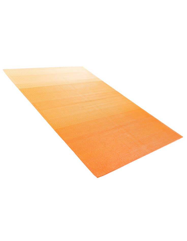 Detail image of 4' x 6'  Washable Vista Breeze Indoor / Outdoor Rug