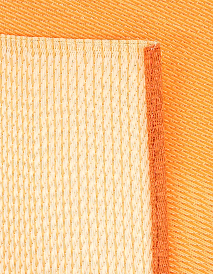 Detail image of 4' x 6'  Washable Vista Breeze Indoor / Outdoor Rug