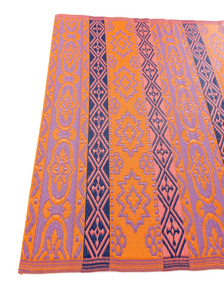 Detail image of 4' x 6'  Washable Vista Breeze Indoor / Outdoor Rug