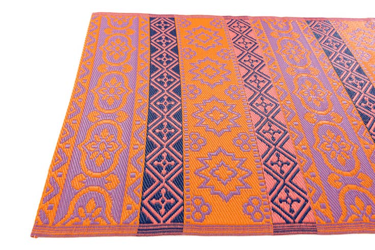 Detail image of 4' x 6' Easy-Clean Vista Breeze Indoor / Outdoor Rug