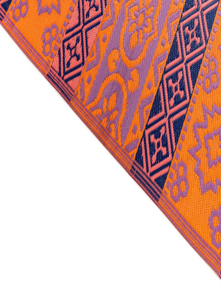 Detail image of 4' x 6'  Washable Vista Breeze Indoor / Outdoor Rug