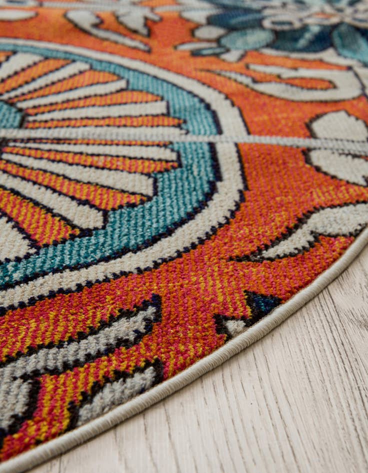 Detail image of 8' x 8'  Washable Casablanca Round Rug