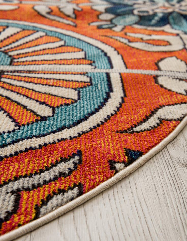 Detail image of 8' x 8'  Washable Casablanca Round Rug