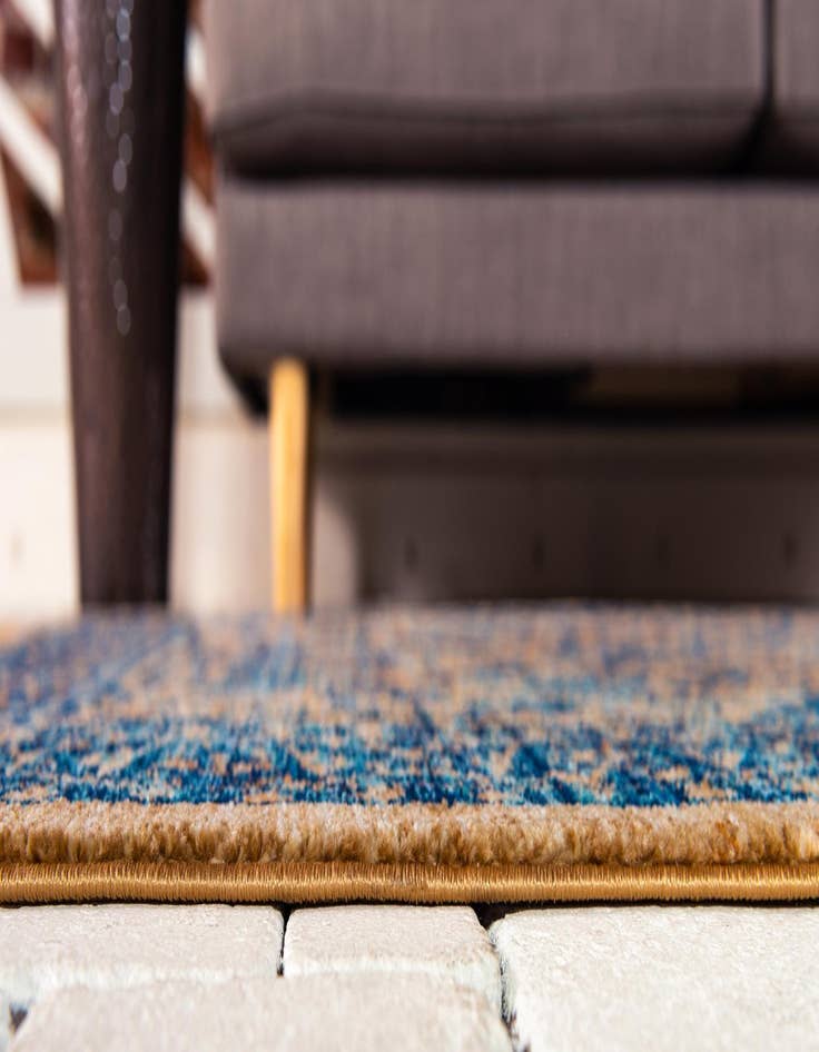 Detail image of 8' x 8' Charlestown Round Rug