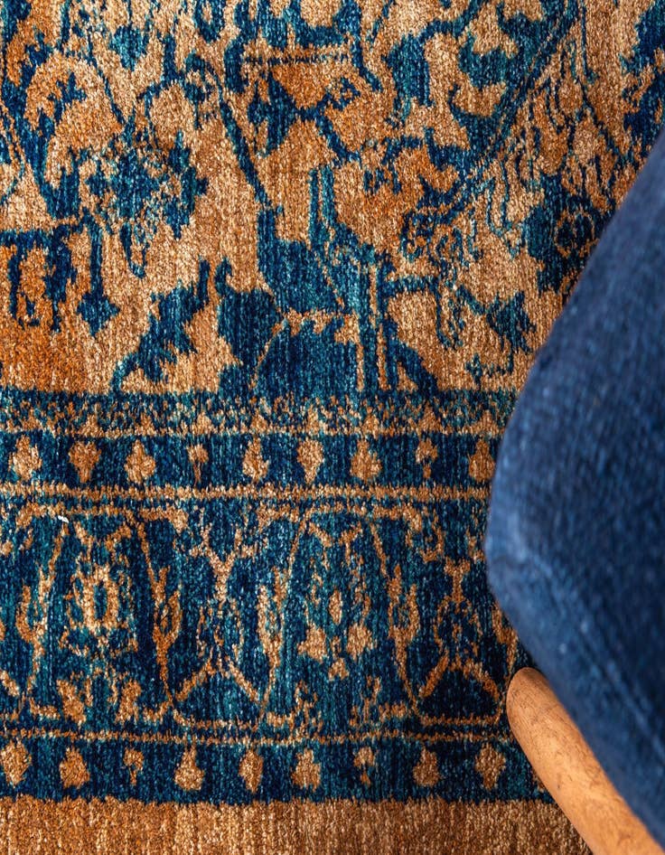 Detail image of 8' x 8' Graham Round Rug