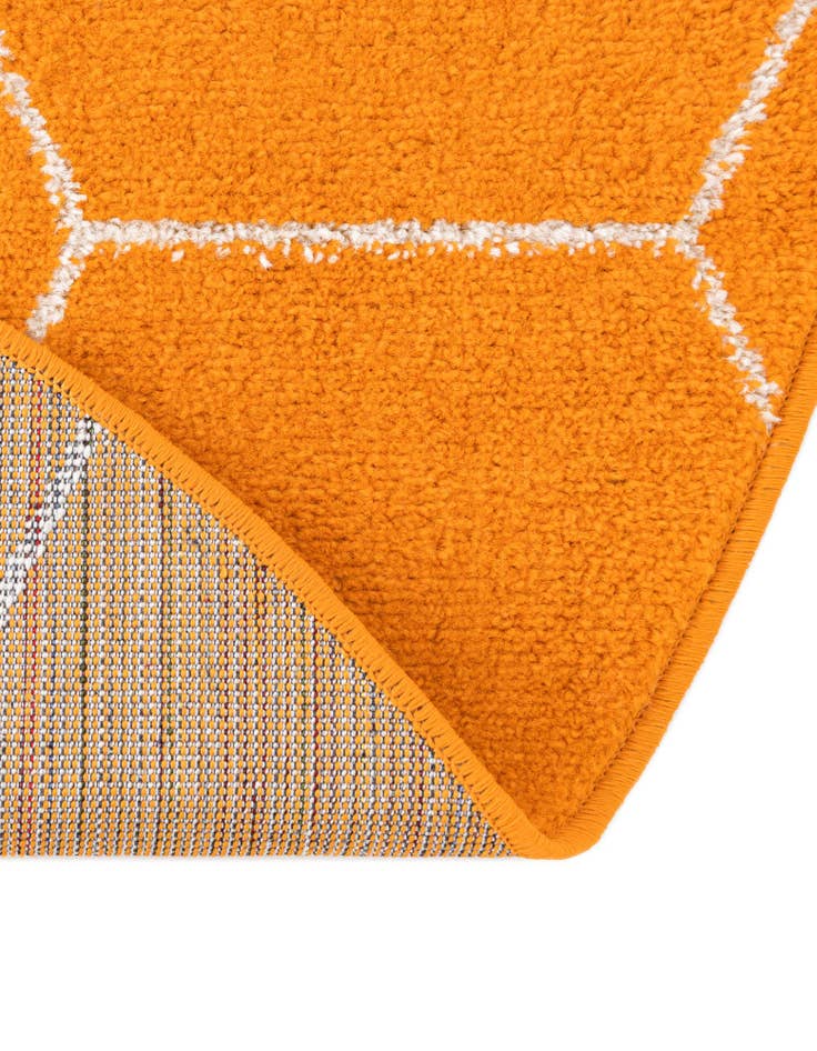 Detail image of 5' 3 x 5' 3 Lattice Frieze Round Rug