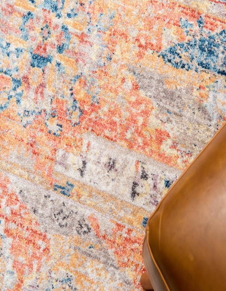 Detail image of 3' 3 x 3' 3 Madrid Round Rug