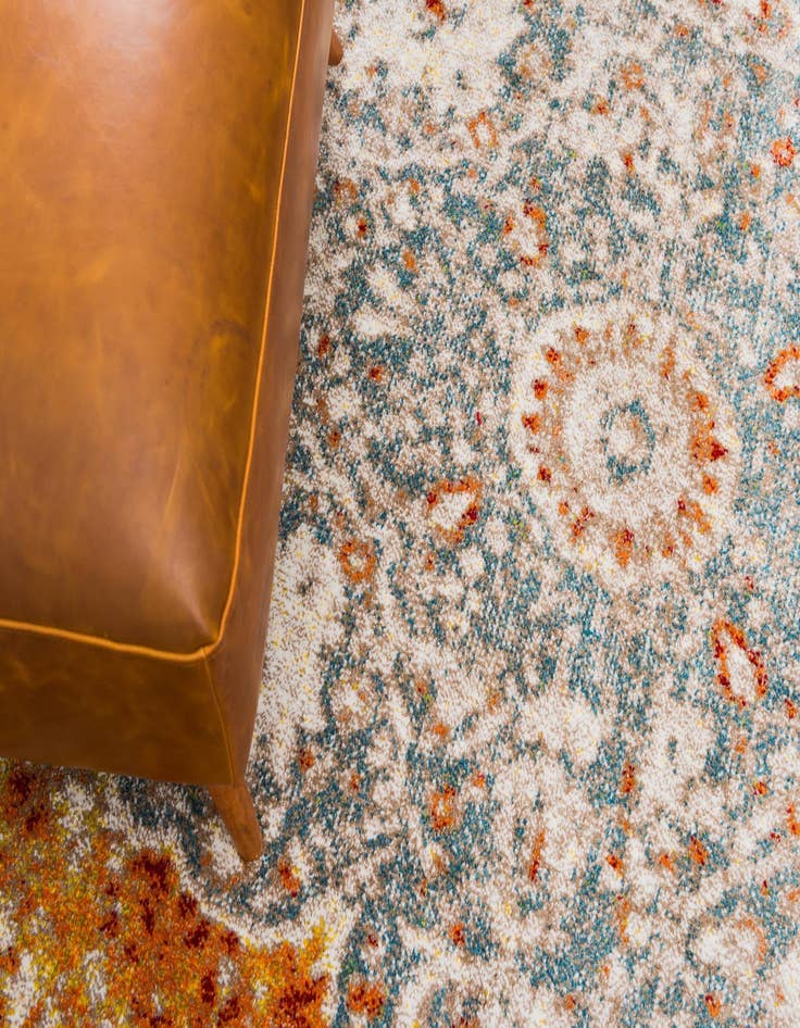 Detail image of 8' x 8' Venice Round Rug