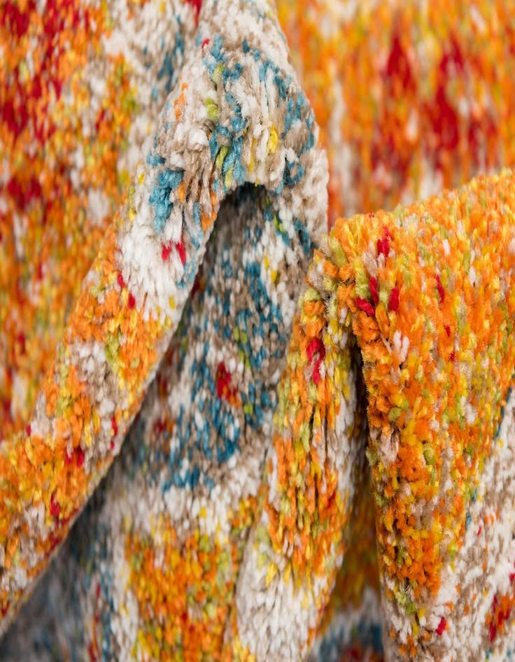 Detail image of 8' x 8' Venice Round Rug