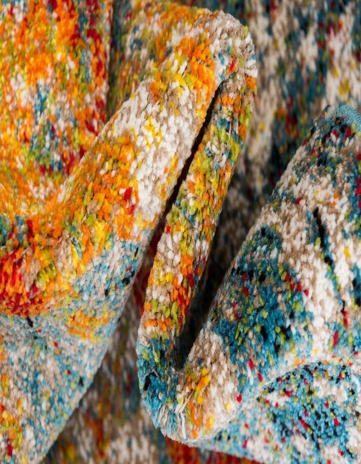 Detail image of 3' 3 x 3' 3 Venice Round Rug