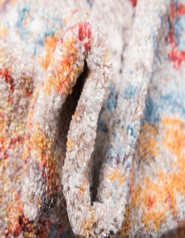 Detail image of 3' 3 x 3' 3 Williamsburg Round Rug