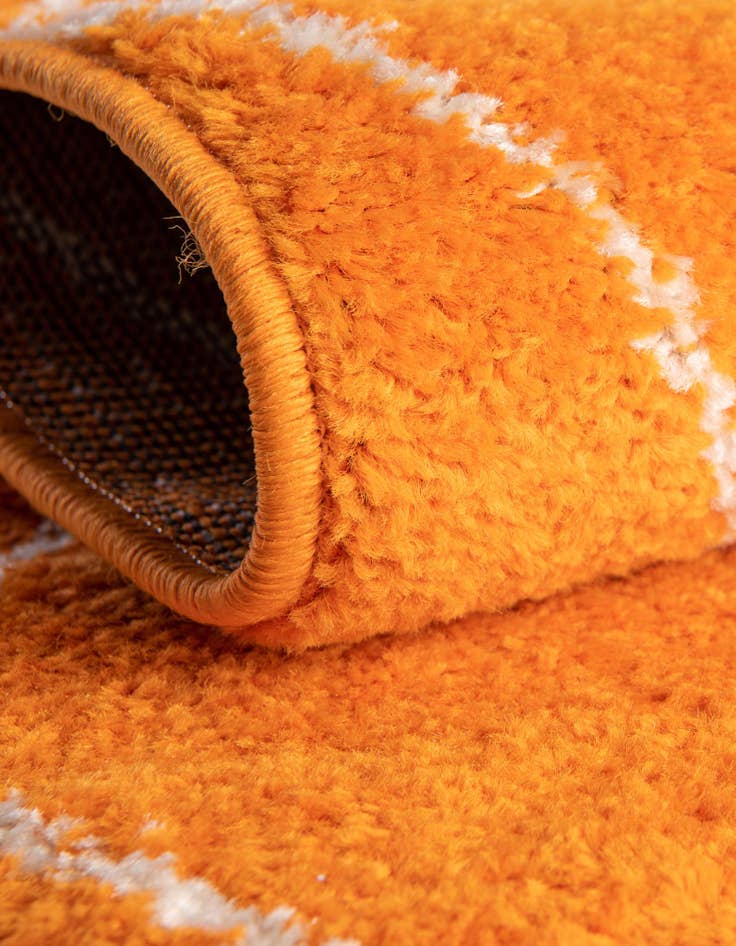 Detail image of 2' x 6' Lattice Frieze Runner Rug