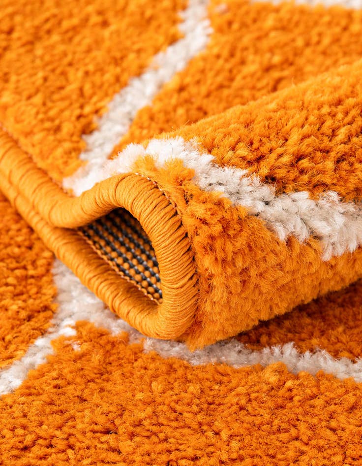 Detail image of 2' x 6' Lattice Frieze Runner Rug