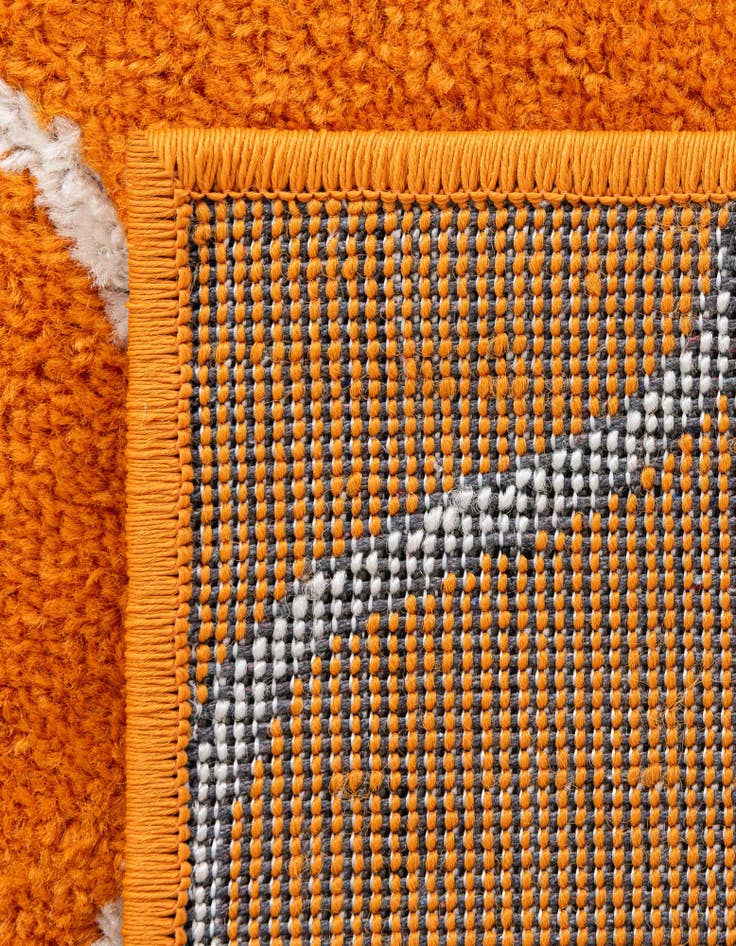 Detail image of 2' x 6' Lattice Frieze Runner Rug