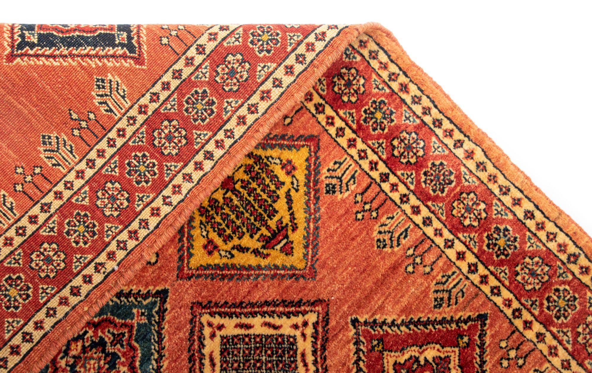 2' 9 x 6' 7 Luribaft Wool Runner Rug