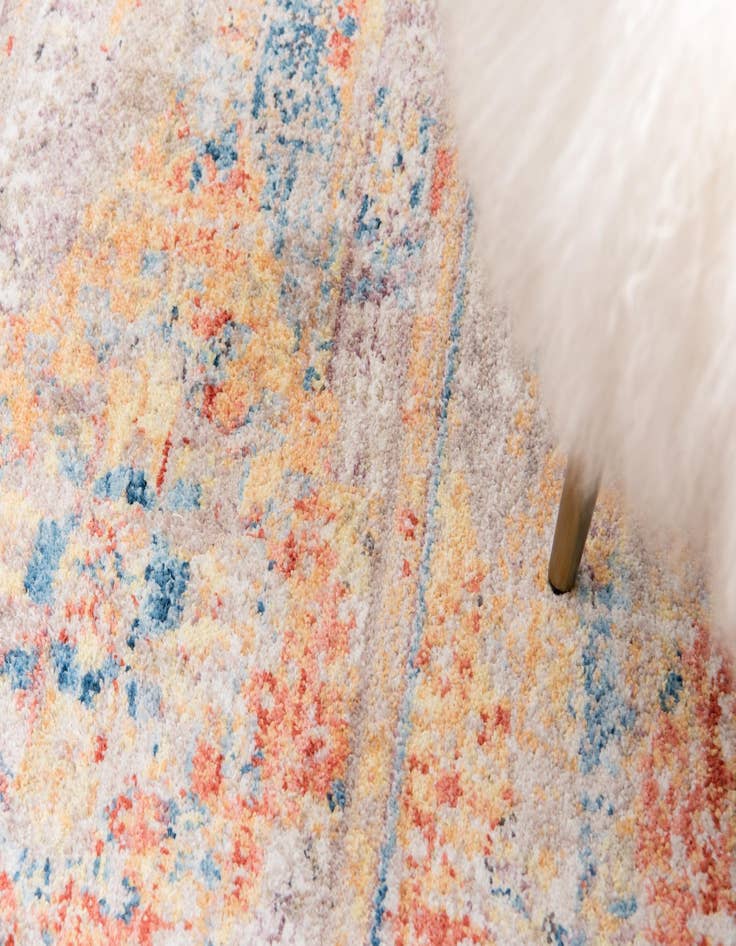 Detail image of 2' 2 x 6' Madrid Runner Rug