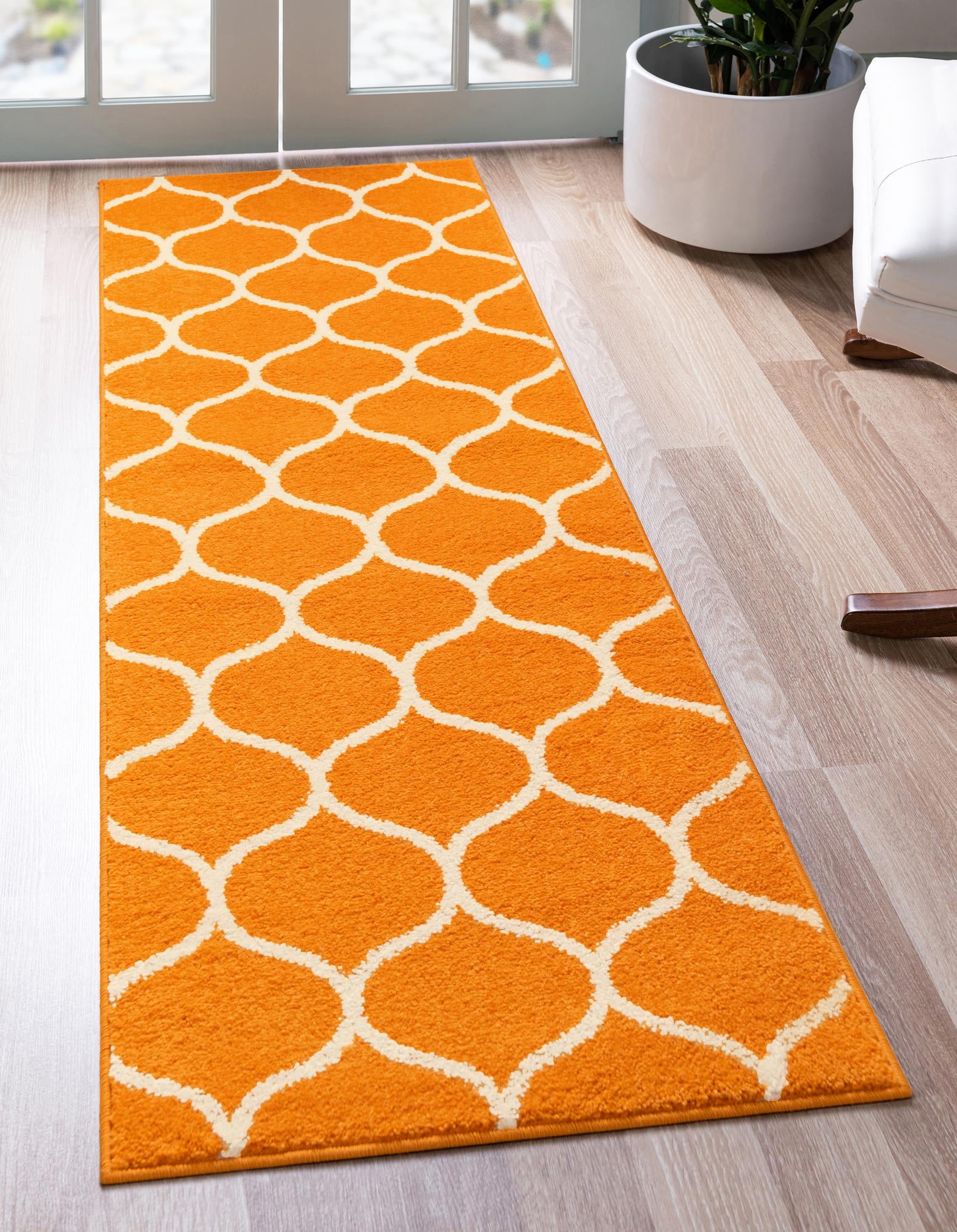 2' x 6' Trellis Frieze Runner Rug