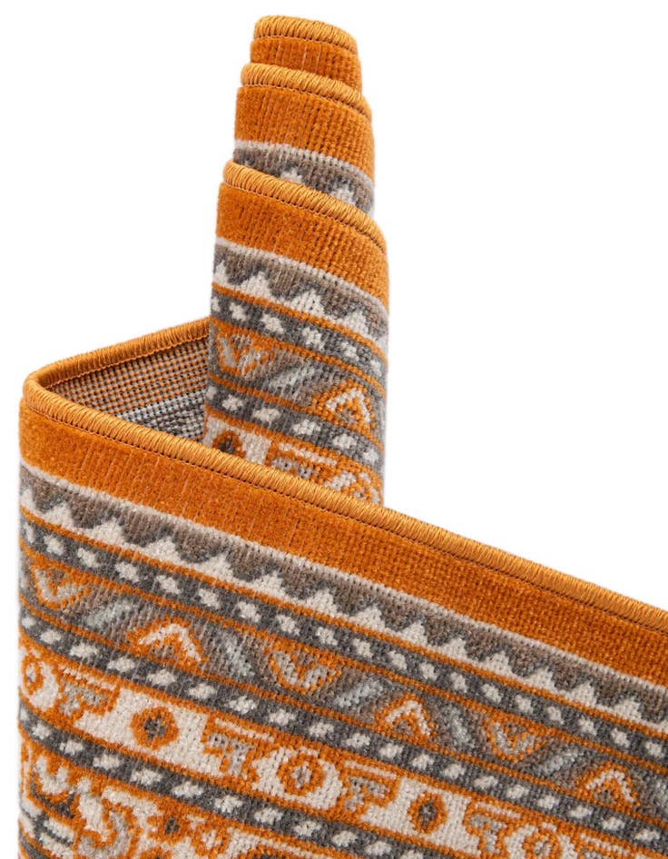 Detail image of 2' 9 x 9' 10 Tribeca Runner Rug