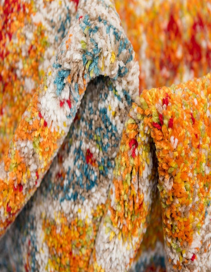 Detail image of 2' x 6' Veneto Runner Rug