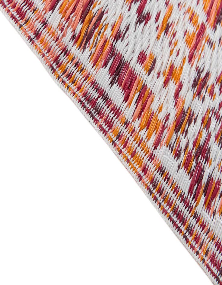 Detail image of 2' x 6'  Washable Vista Breeze Indoor / Outdoor Runner Rug