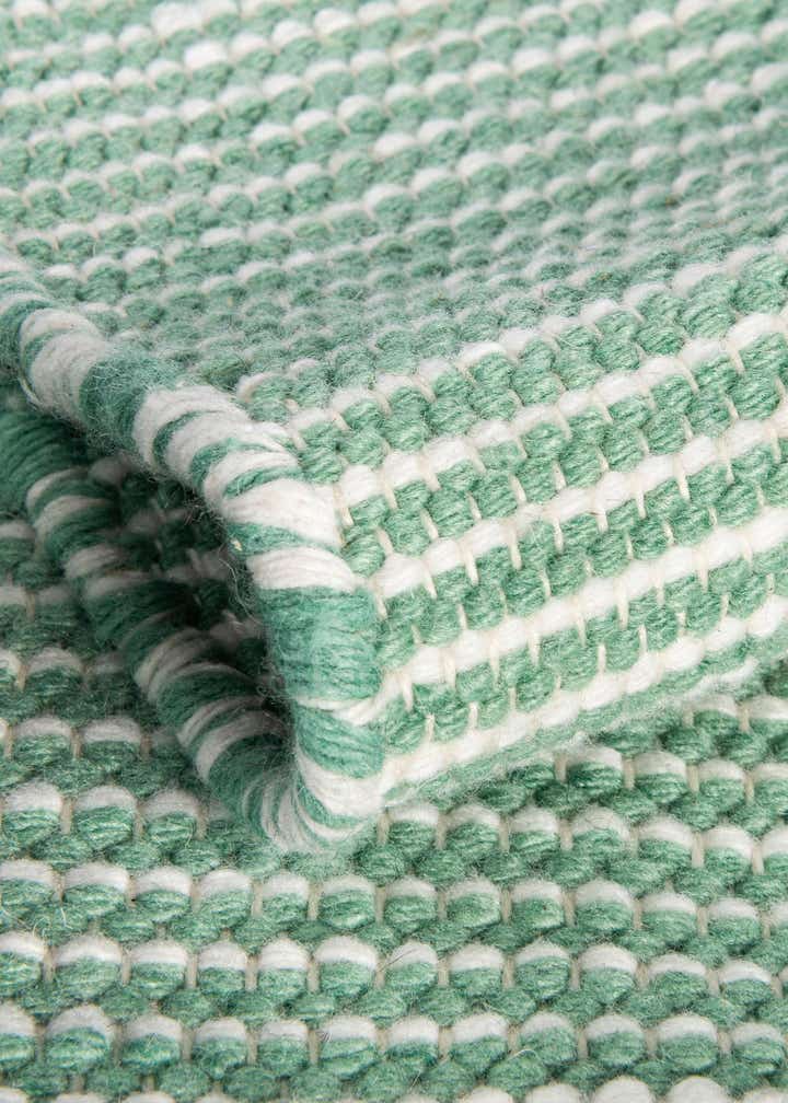 2' 7 x 8' Easy-Clean Jill Zarin Palm Springs Indoor / Outdoor Runner Rug