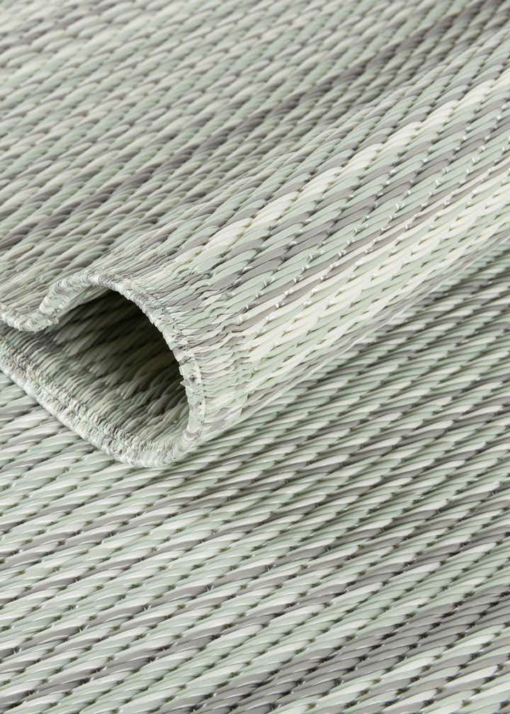 7' 10 x 10' Easy-Clean Vista Breeze Indoor / Outdoor Rug