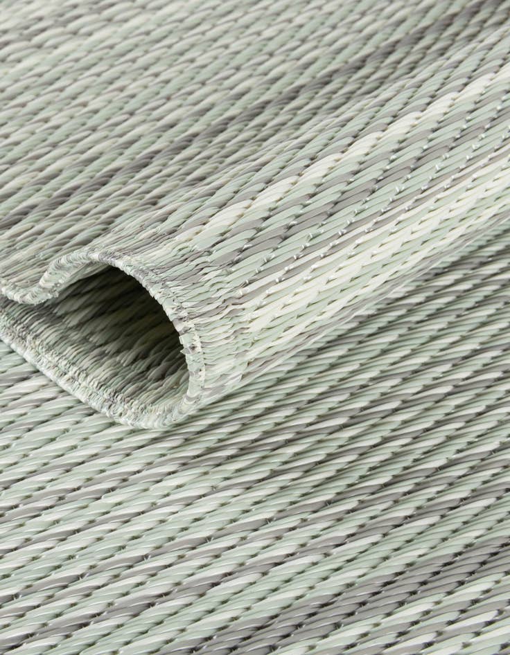 Detail image of 5' x 8' Easy-Clean Vista Breeze Indoor / Outdoor Rug