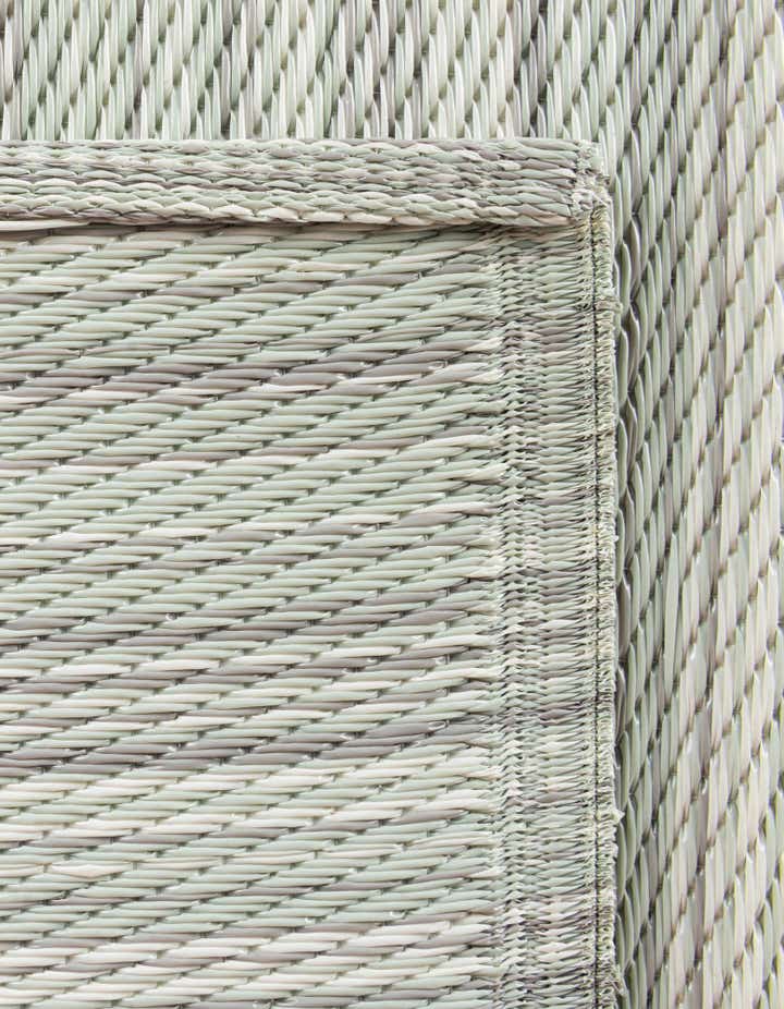 7' 10 x 10' Easy-Clean Vista Breeze Indoor / Outdoor Rug