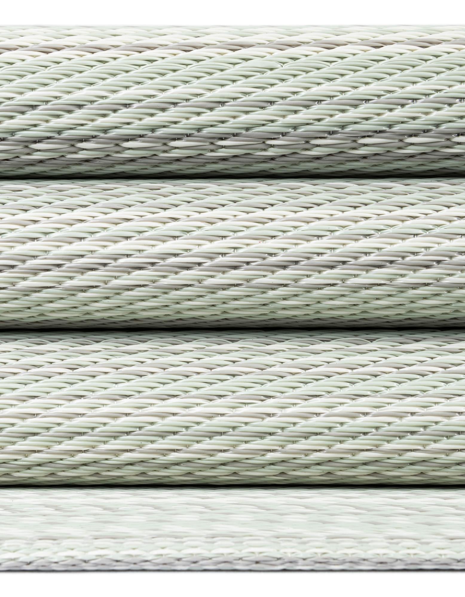 7' 10 x 10' Easy-Clean Vista Breeze Indoor / Outdoor Rug