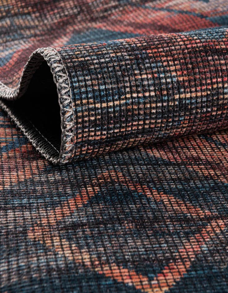 Detail image of 5' 3 x 5' 3  Washable Sisu Octagon Rug