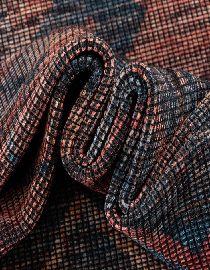 Detail image of 5' 3 x 5' 3  Washable Sisu Octagon Rug