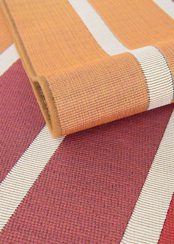 7' 10 x 7' 10 Easy-Clean Striped Indoor / Outdoor Square Rug