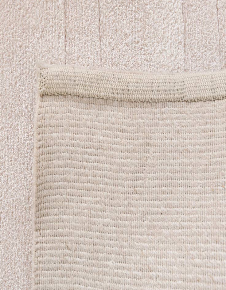 Detail image of 9' 9 x 13' 4  Hand Knotted Darya Wool Rug