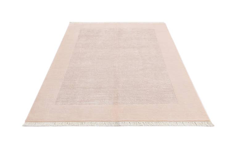 Detail image of 4' 10 x 6' 7 Hand Knotted Darya Wool Rug