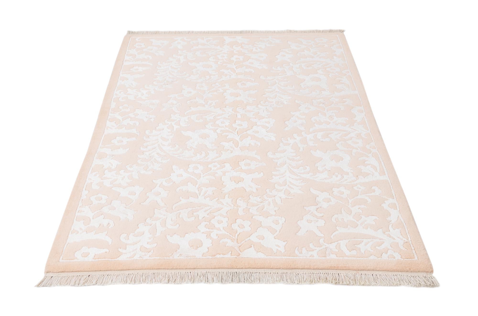 4' 1 x 5' 11 Hand Knotted Darya Wool Rug