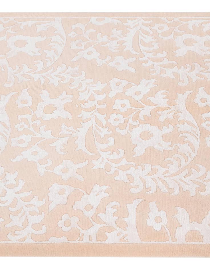 Detail image of 4' 1 x 5' 11  Hand Knotted Darya Wool Rug