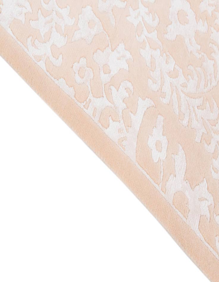 Detail image of 4' 1 x 5' 11  Hand Knotted Darya Wool Rug