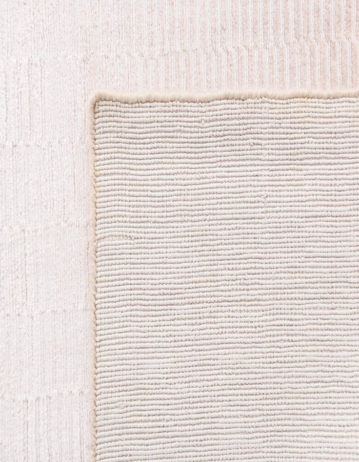 Detail image of 5' 5 x 7' 10  Hand Knotted Darya Wool Rug