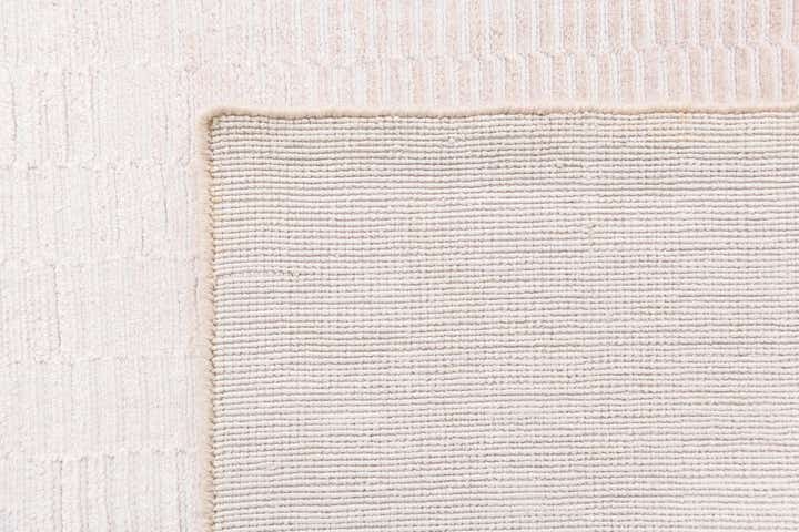 5' 5 x 7' 10 Hand Knotted Darya Wool Rug