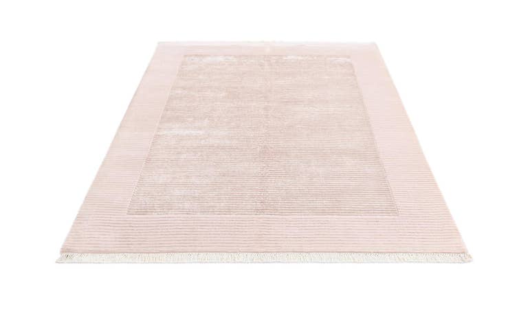 Detail image of 4' 11 x 6' 7 Hand Knotted Darya Wool Rug